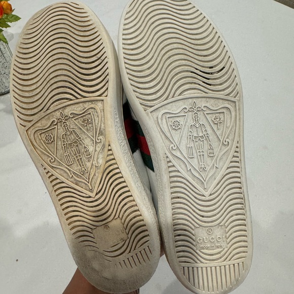 Authentic Gucci sneakers with pearl and spikes design - Picture 13 of 13